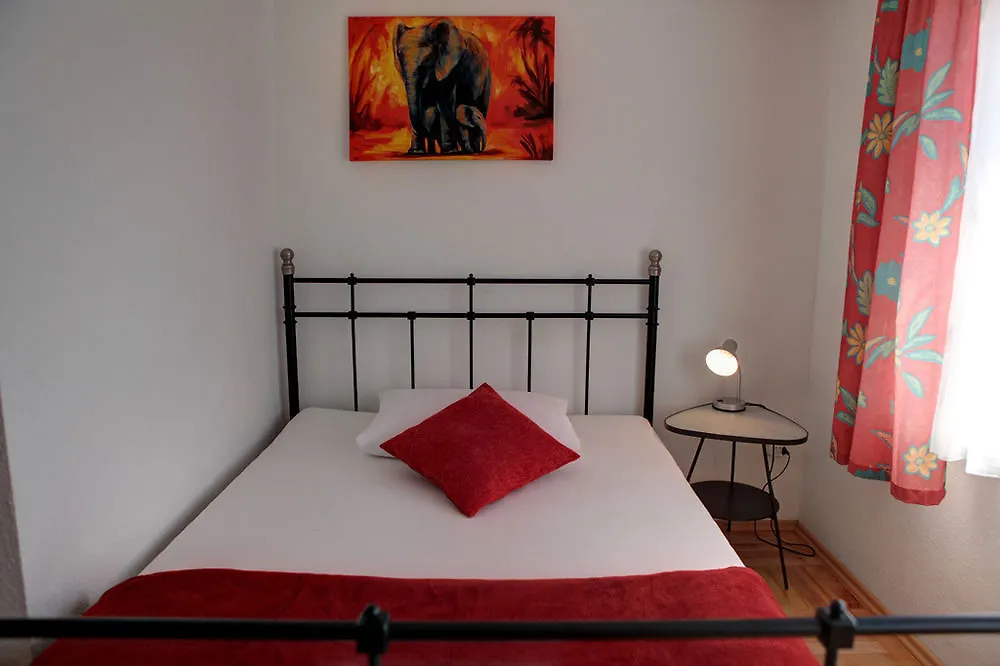 Garni Hotel Roedelheimer Hof Frankfurt am Main 2*,  Germany